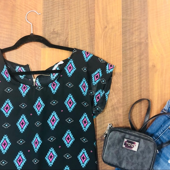 Aztec Print Blouse - Picture 2 of 4